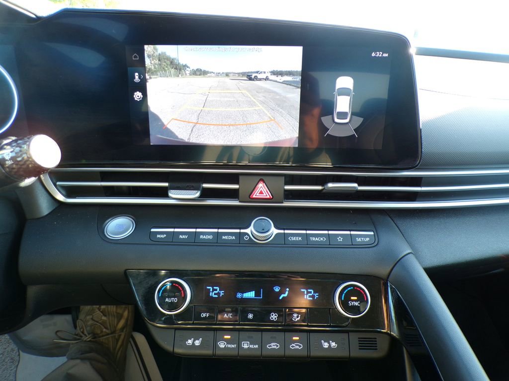 Certified 2023 Hyundai Elantra Limited FWD image 26