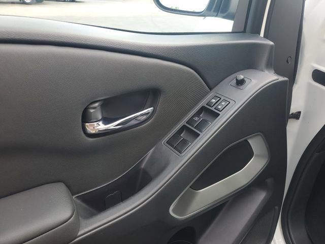 Used 2024 Nissan Frontier SV w/ Technology Package image 13