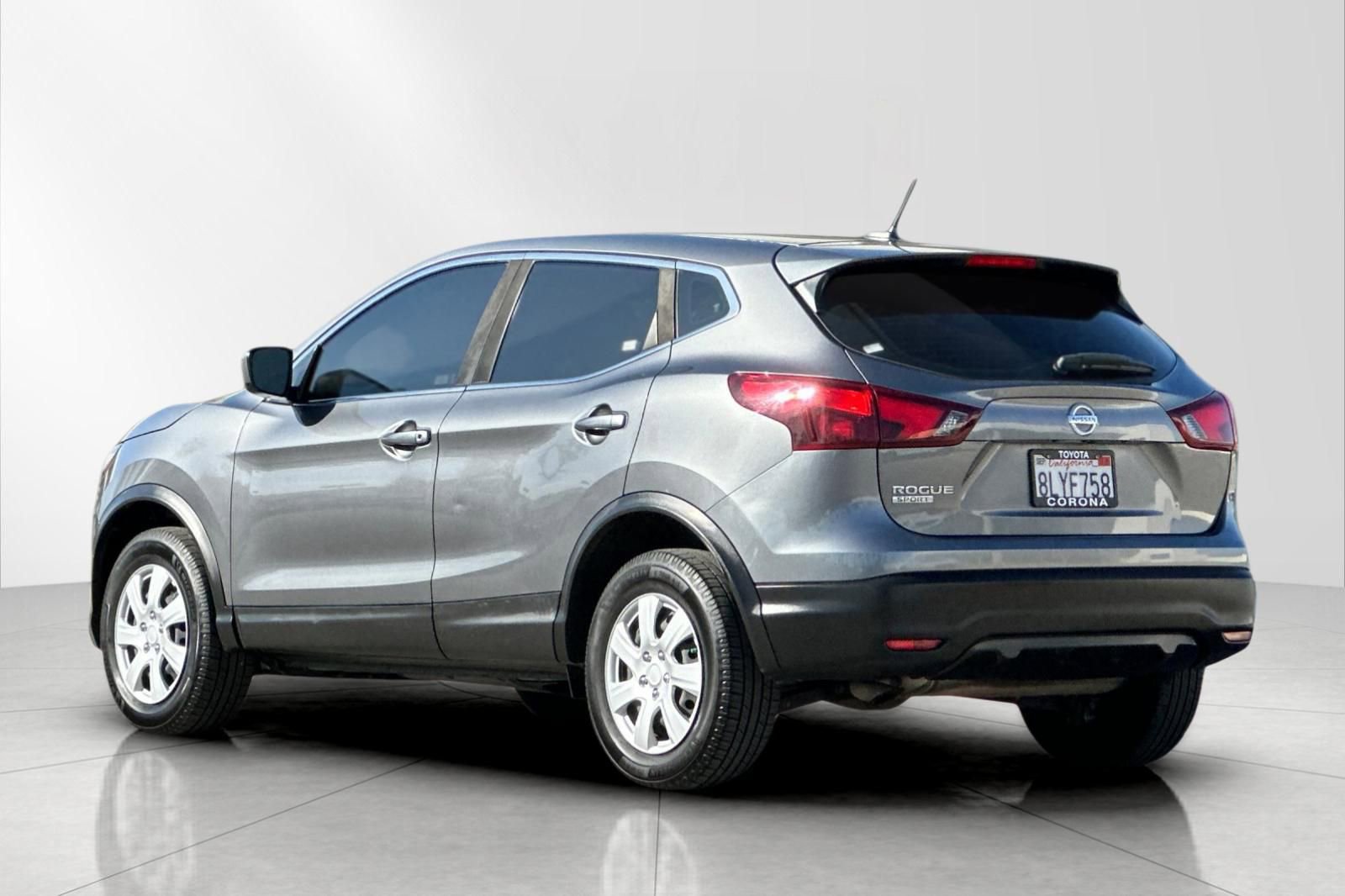 Used 2019 Nissan Rogue Sport S image 5