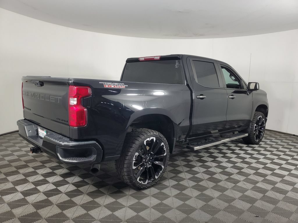 Used 2024 Chevrolet Silverado 1500 Custom Trail Boss w/ LPO, Dark Essentials Package AWD/4WD image 4