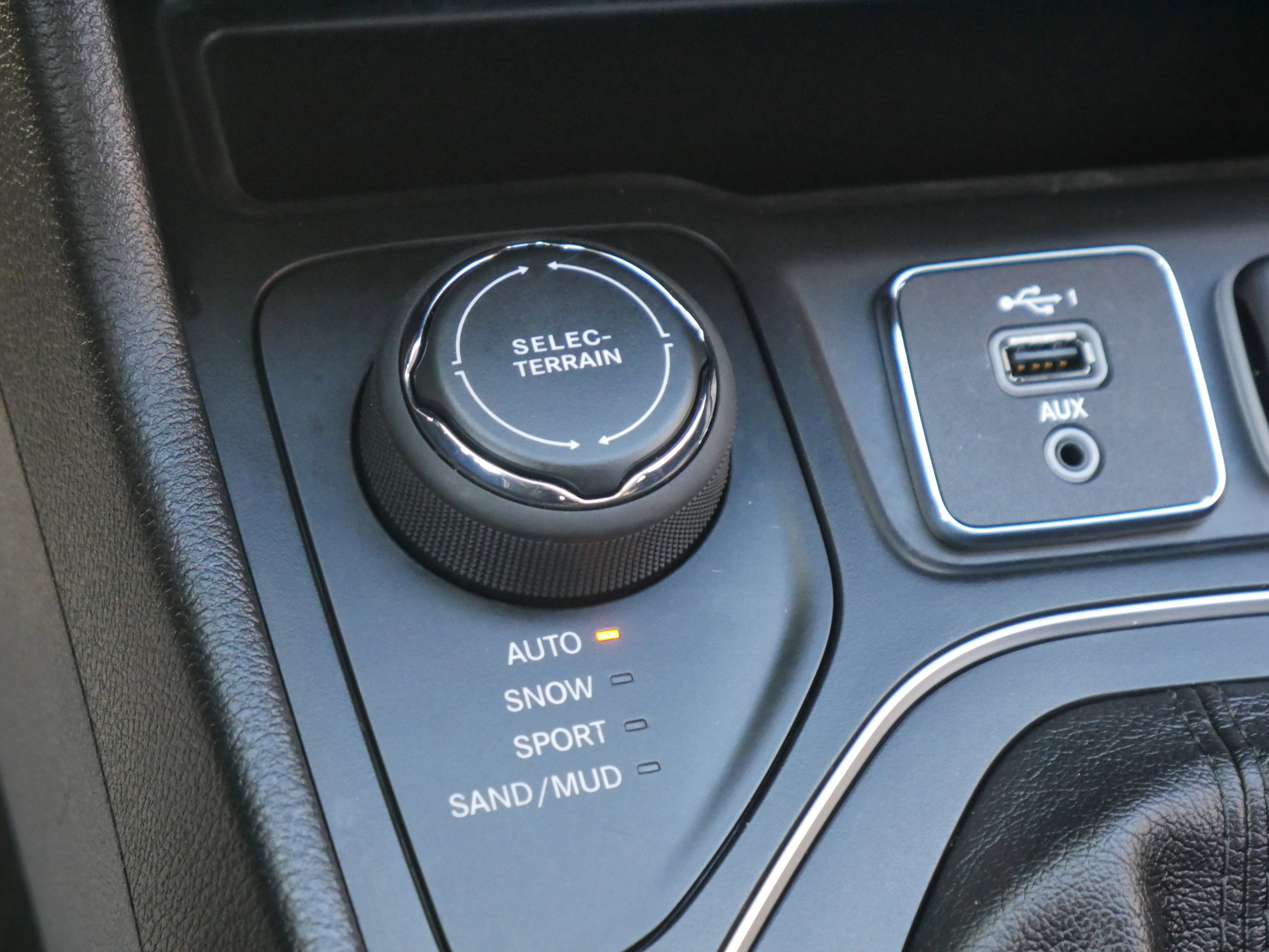 Used 2020 Jeep Cherokee Latitude image 14