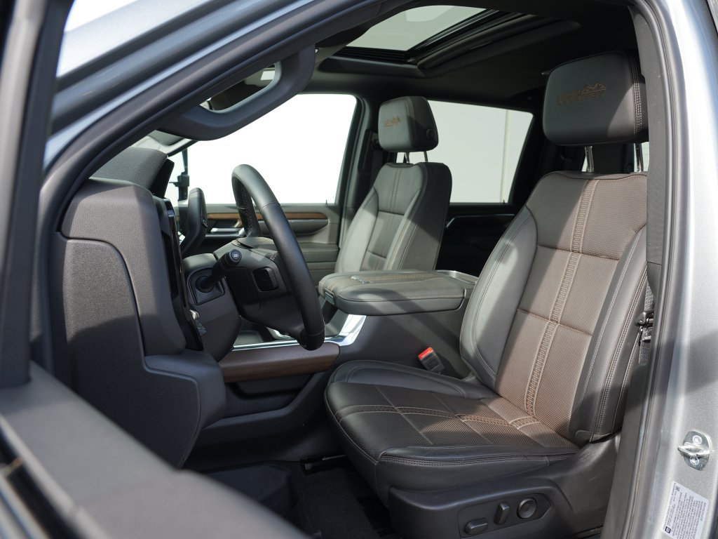 Certified 2024 Chevrolet Silverado 3500 High Country w/ High Country Premium Package AWD/4WD image 13