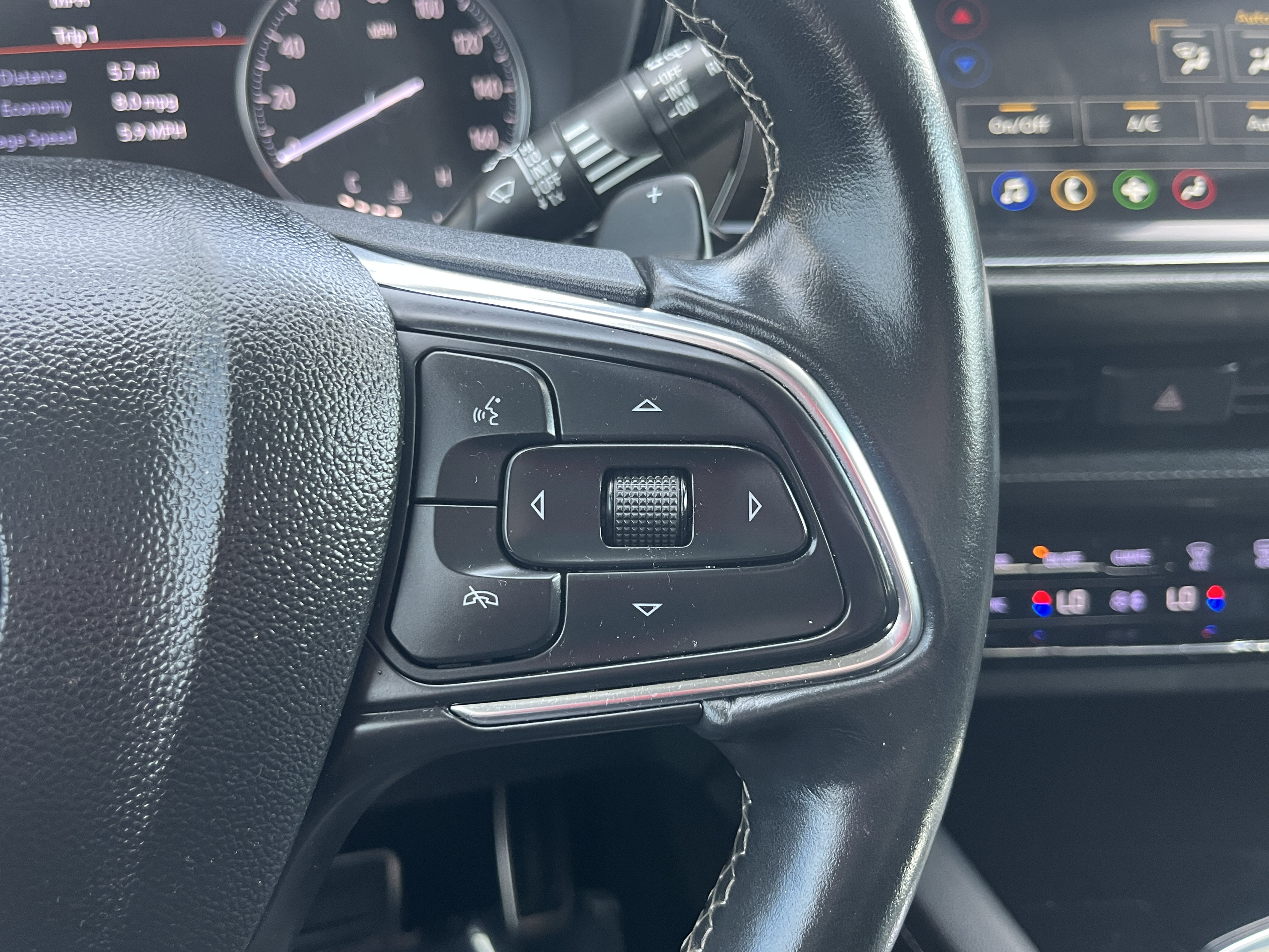 Used 2023 Buick Envision Essence w/ Sport Touring Package FWD image 20