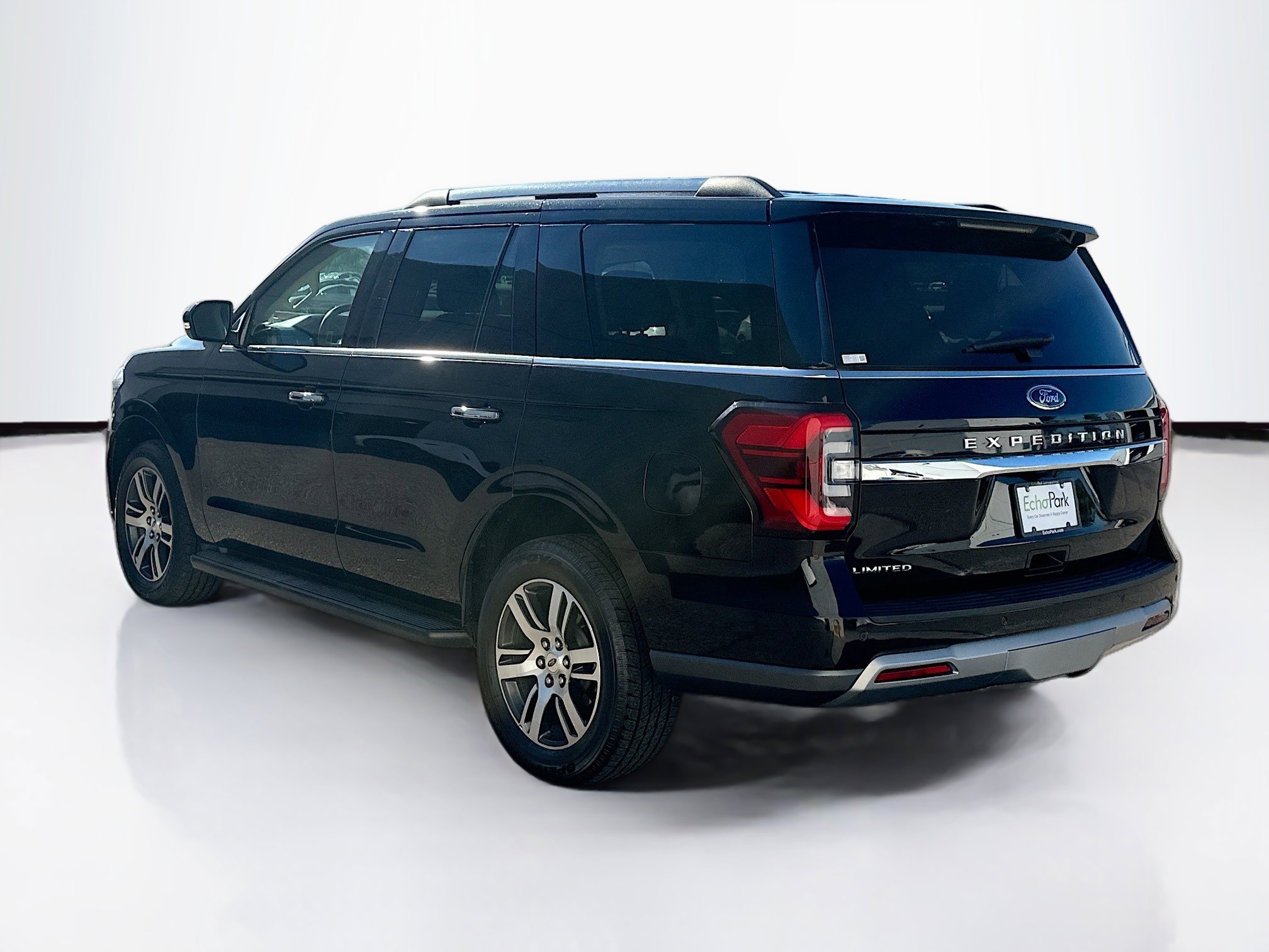 Used 2024 Ford Expedition Limited image 5