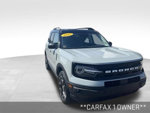 Used 2023 Ford Bronco Sport Outer Banks w/ Tech Package AWD/4WD image 2