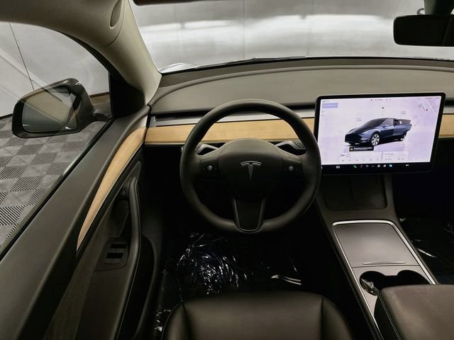 Used 2024 Tesla Model Y Long Range AWD/4WD image 22