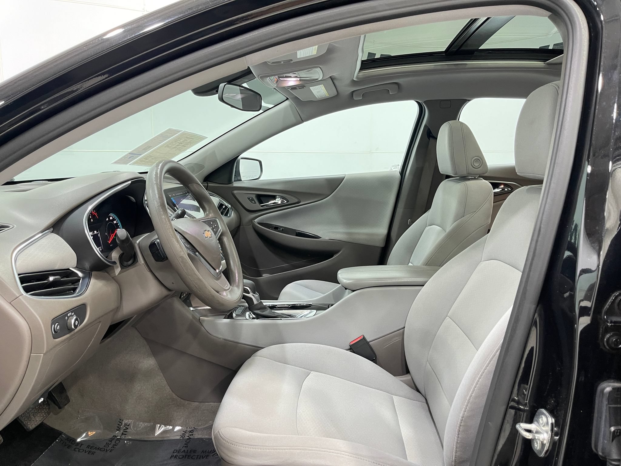 Used 2021 Chevrolet Malibu LT FWD image 11