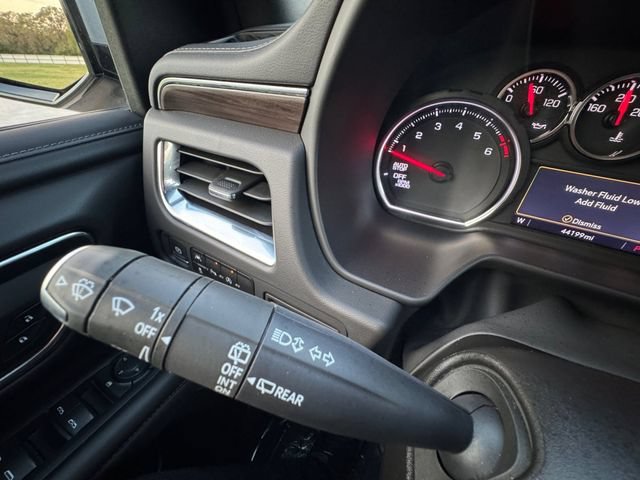 Used 2023 Chevrolet Suburban LS RWD image 12