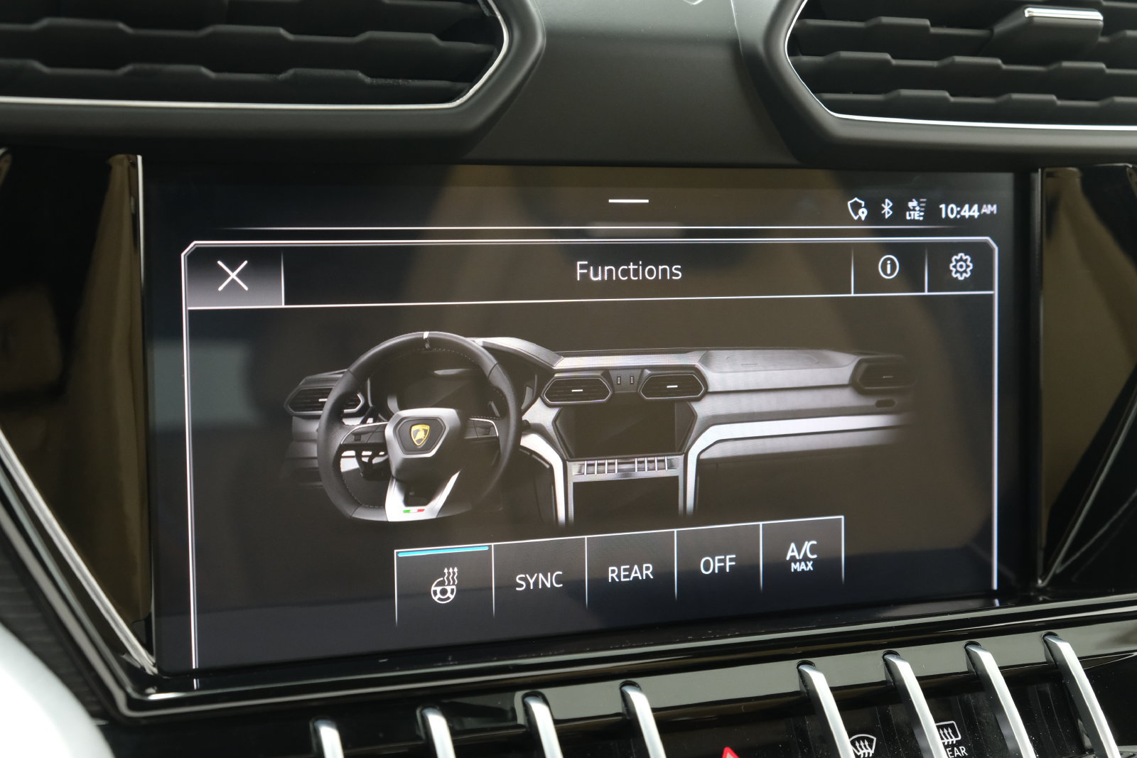 Used 2020 Lamborghini Urus AWD/4WD image 19
