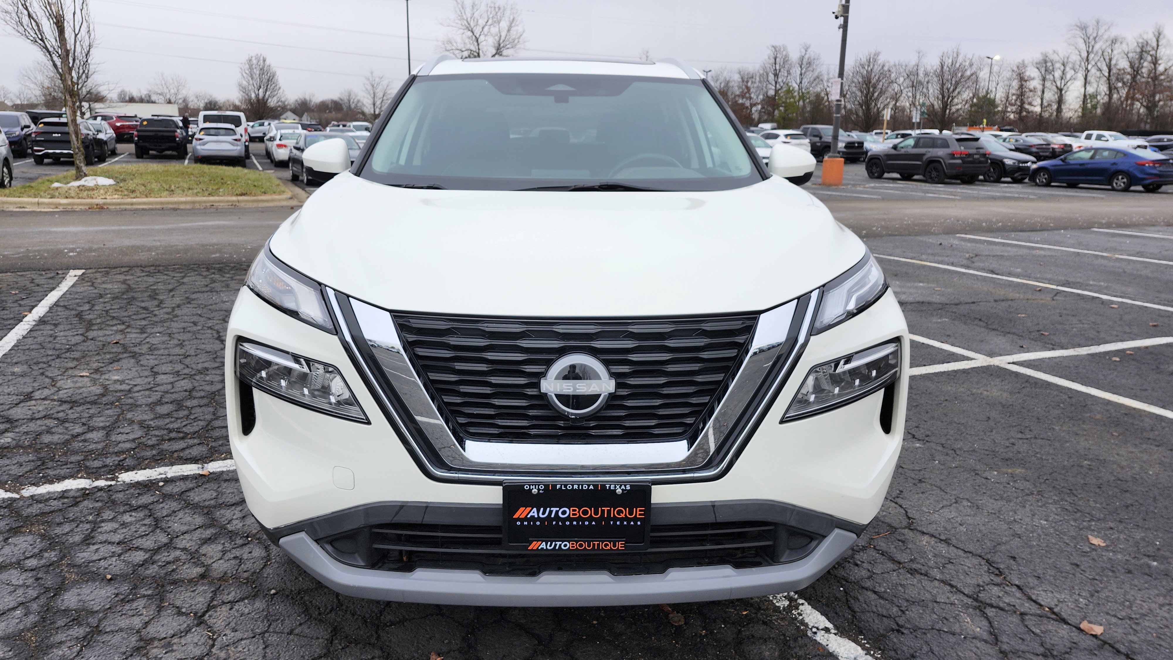 Used 2023 Nissan Rogue SV w/ SV Premium Package image 12