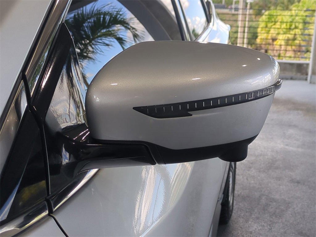 Used 2021 Nissan Murano SL w/ SL Moonroof Package image 12