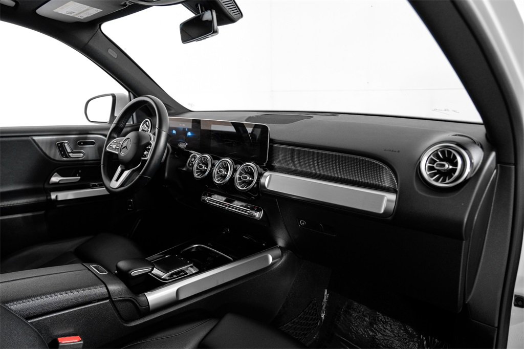 Used 2020 Mercedes-Benz GLB 250 w/ Premium Package image 12