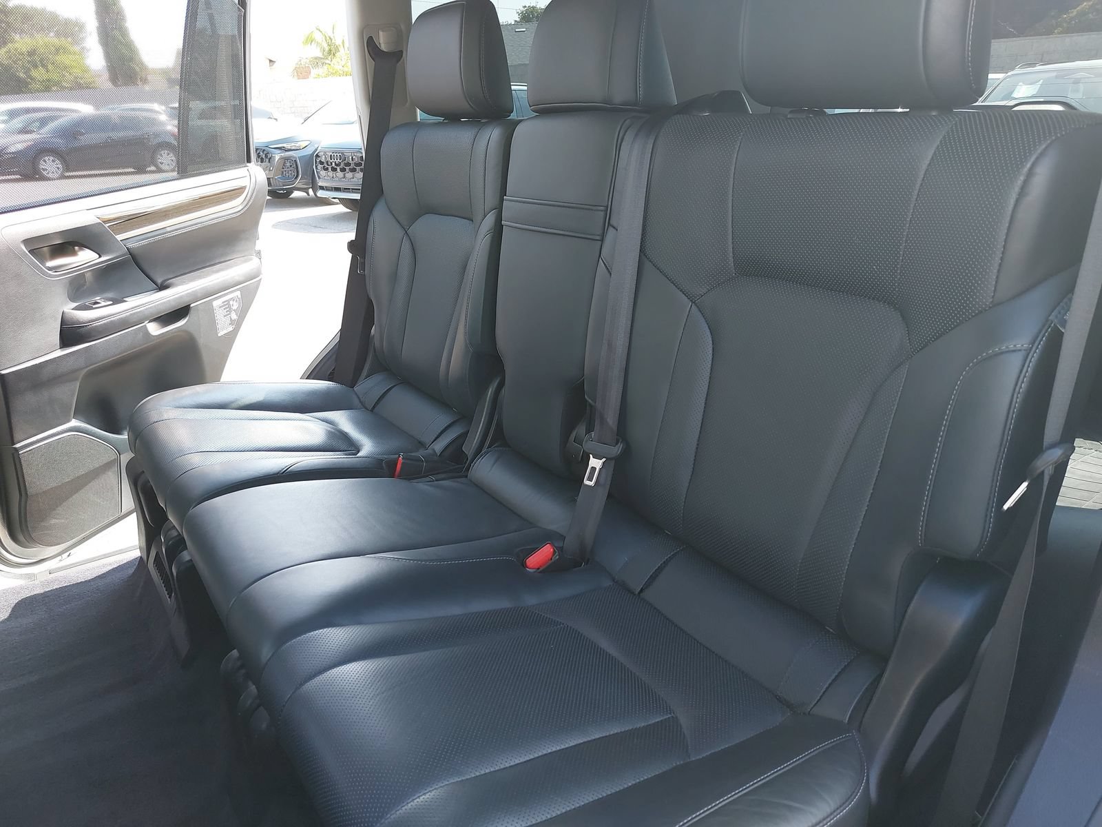 Used 2018 Lexus LX 570 4WD image 15