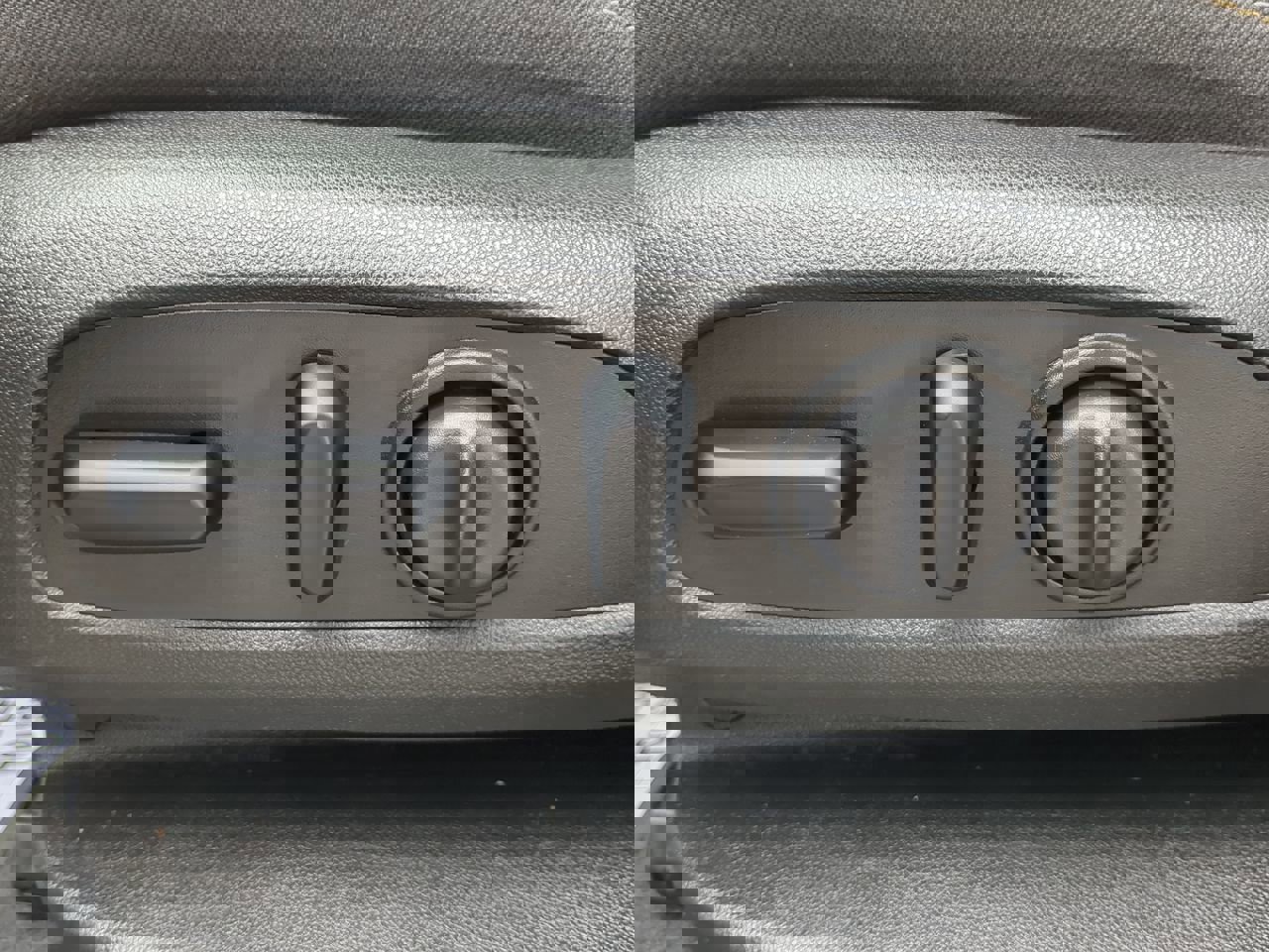 Used 2021 GMC Terrain SLE w/ Driver Convenience Package image 28