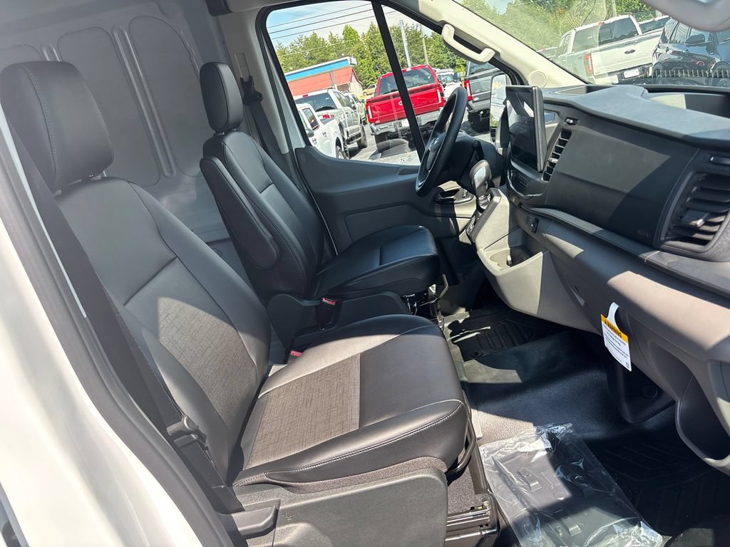 New 2026 Ford Transit 250 148 Medium Roof RWD image 12