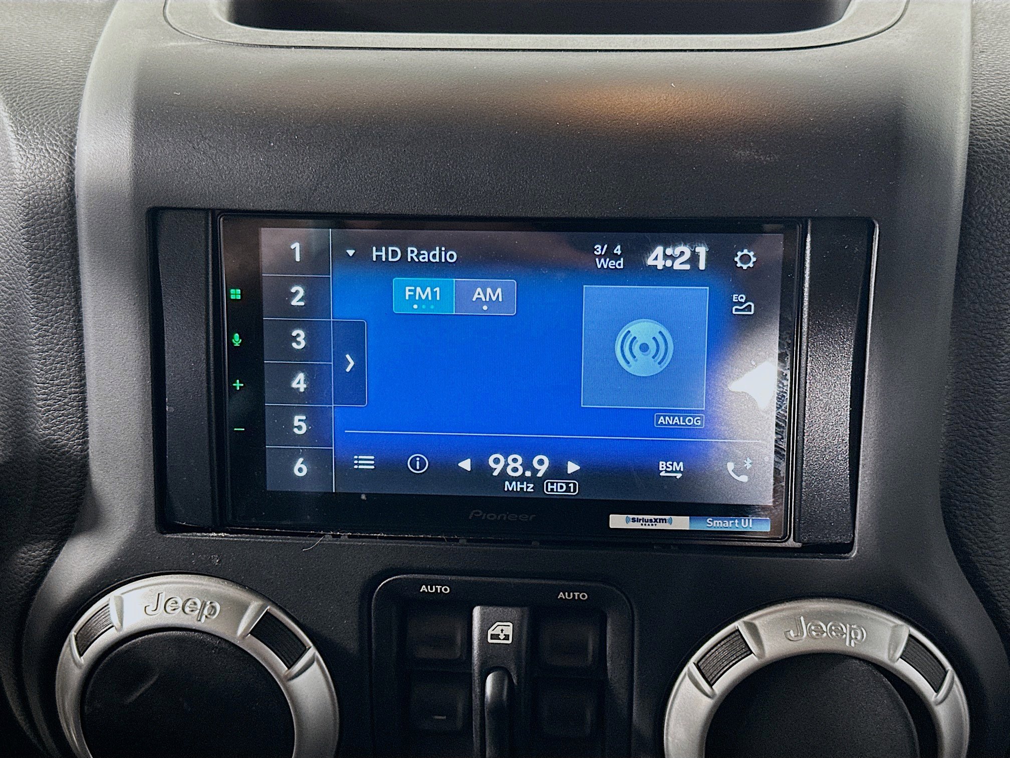 Used 2017 Jeep Wrangler Unlimited Sahara w/ Max Tow Package image 18