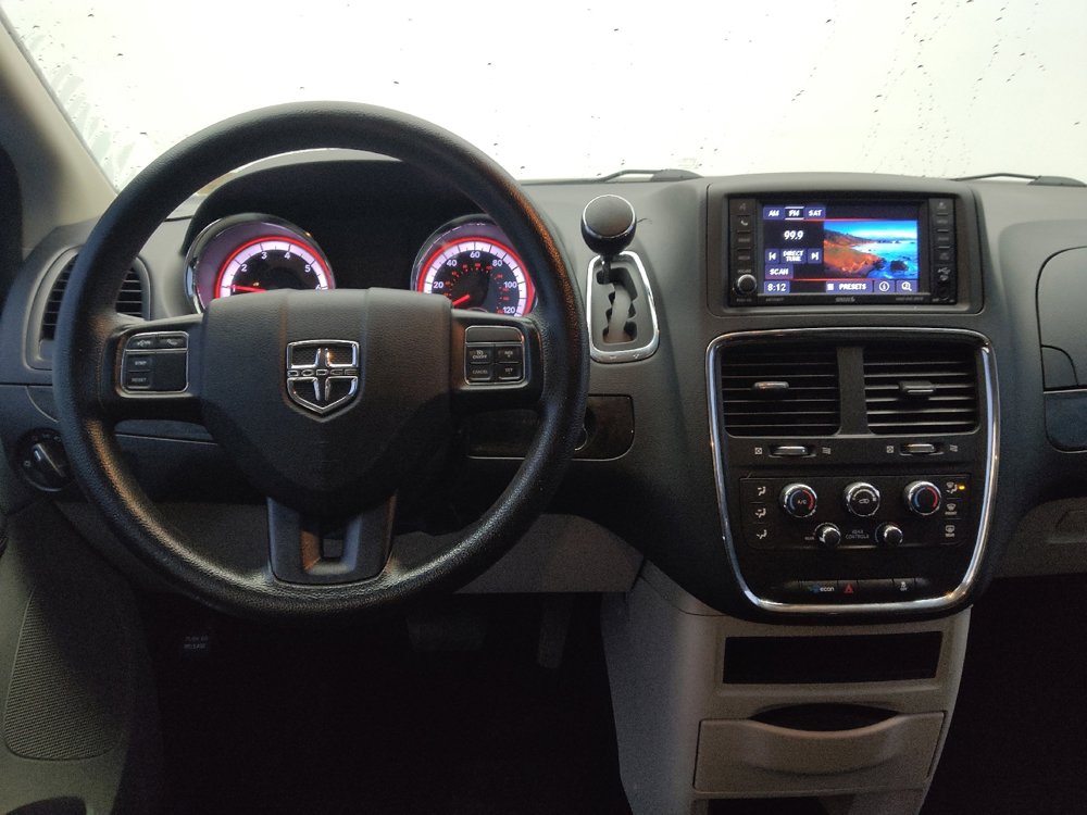 Used 2020 Dodge Grand Caravan SE w/ UConnect Hands-Free Group image 22