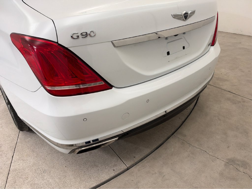 Used 2018 Genesis G90 3.3T Premium RWD image 27