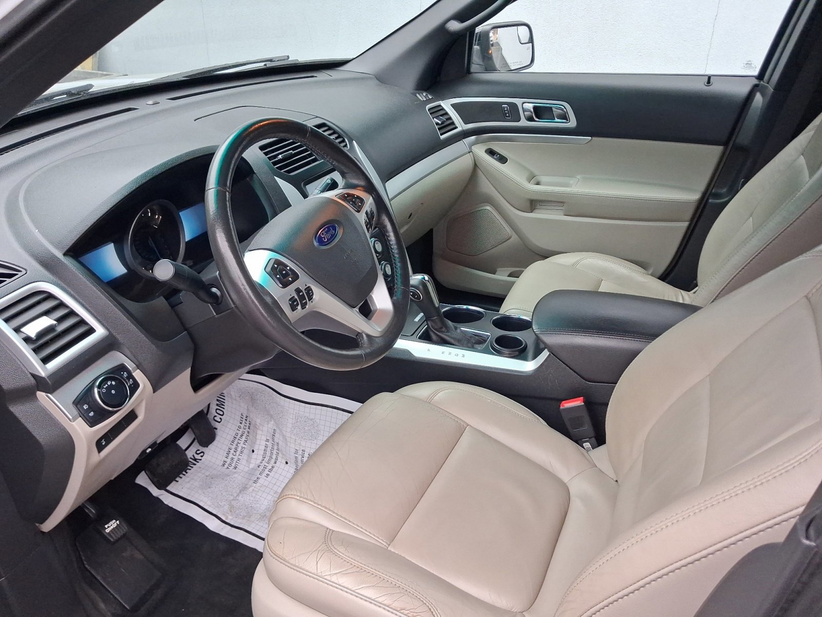 Used 2014 Ford Explorer XLT w/ Equipment Group 202A image 3