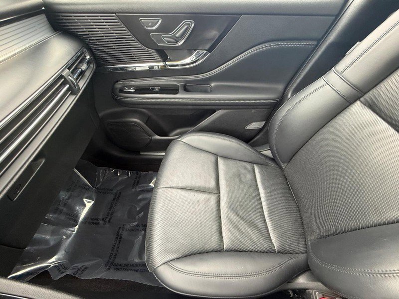 Used 2022 Lincoln Corsair AWD w/ Premium Package image 19