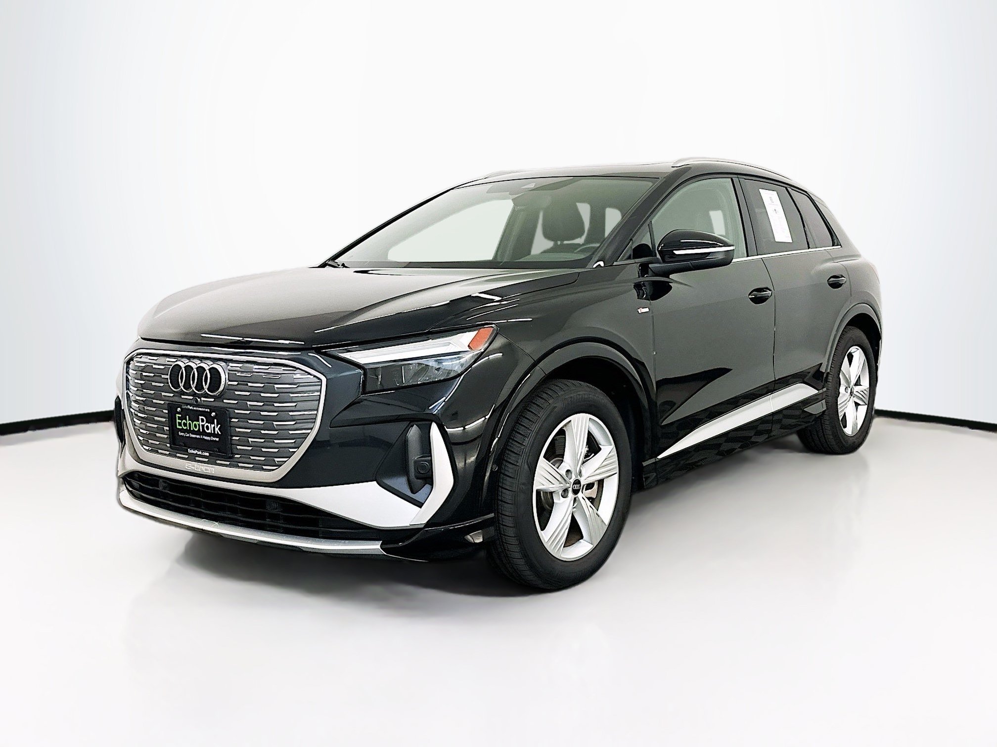 Used 2024 Audi Q4 e-tron Premium Plus w/ Premium Plus AWD/4WD image 3