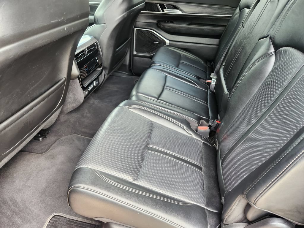 Used 2024 Jeep Wagoneer Series II w/ Flexible Seating Group AWD/4WD image 33