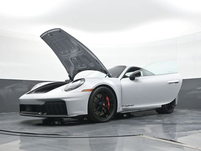 Certified 2026 Porsche 911 Carrera 4 GTS image 26