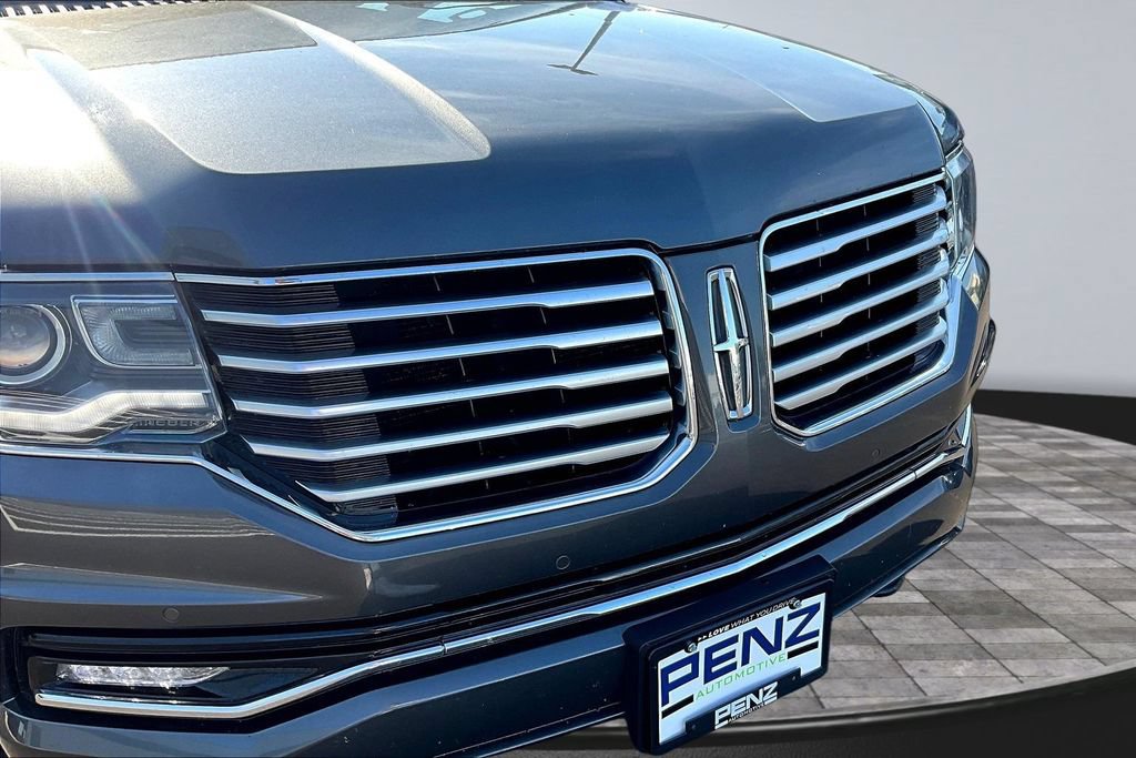 Used 2015 Lincoln Navigator 4WD w/ Equipment Group 101A Reserve image 27