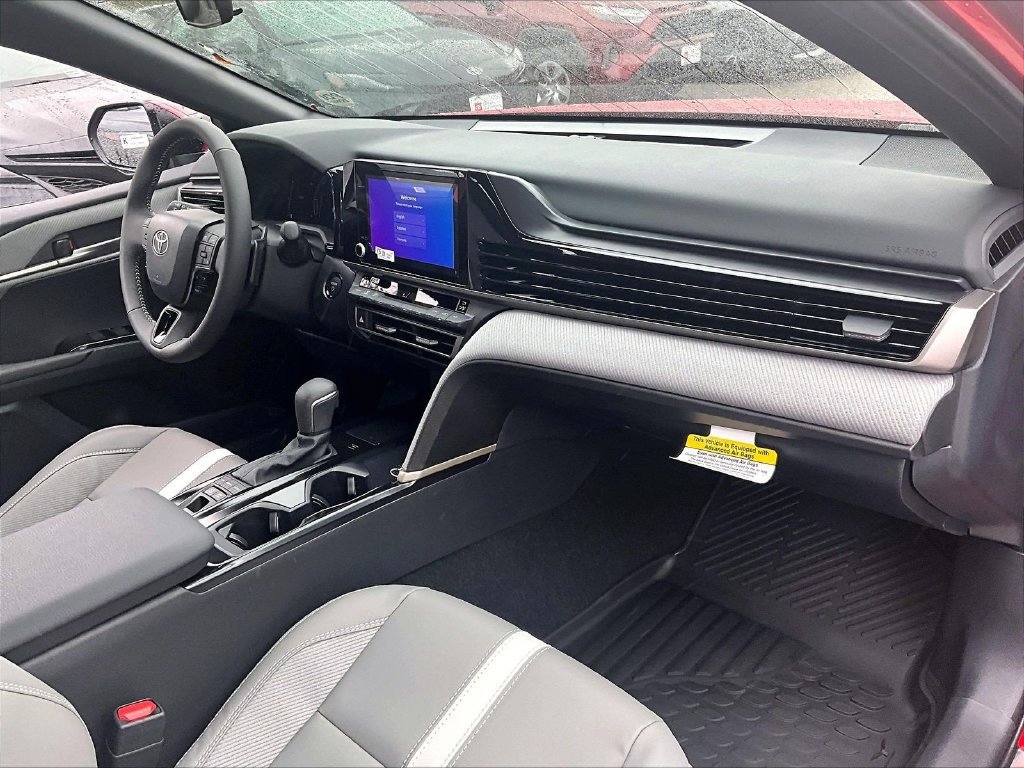 New 2026 Toyota Camry Hybrid FWD image 9