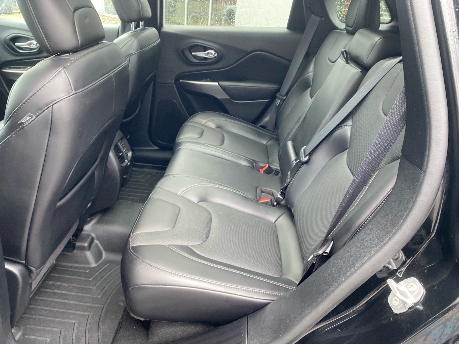 Used 2021 Jeep Cherokee Limited AWD/4WD image 23