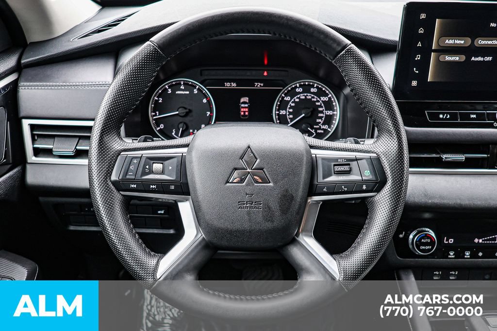 Used 2025 Mitsubishi Outlander SE FWD image 33