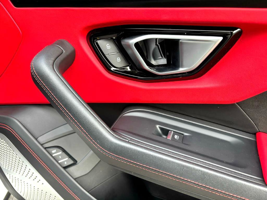 Used 2021 Lamborghini Urus image 27