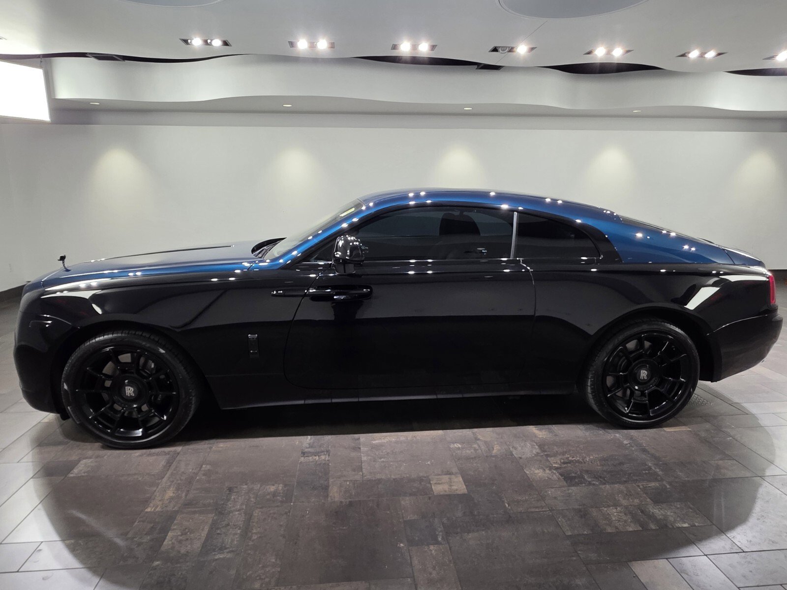 Used 2019 Rolls-Royce Wraith image 3