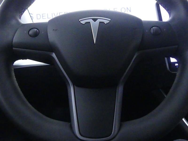 Used 2020 Tesla Model Y Long Range image 16
