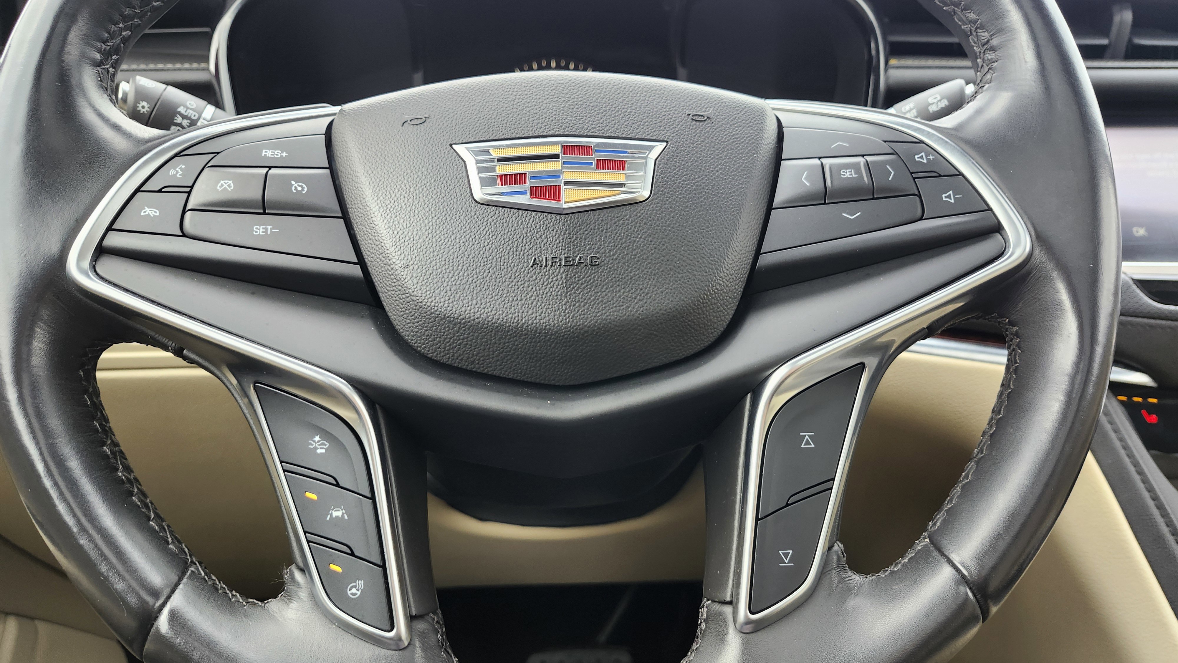 Used 2018 Cadillac XT5 Luxury w/ Driver Awareness Package image 28