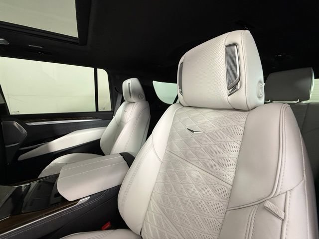 New 2026 Cadillac Escalade ESV Platinum Sport AWD/4WD image 28