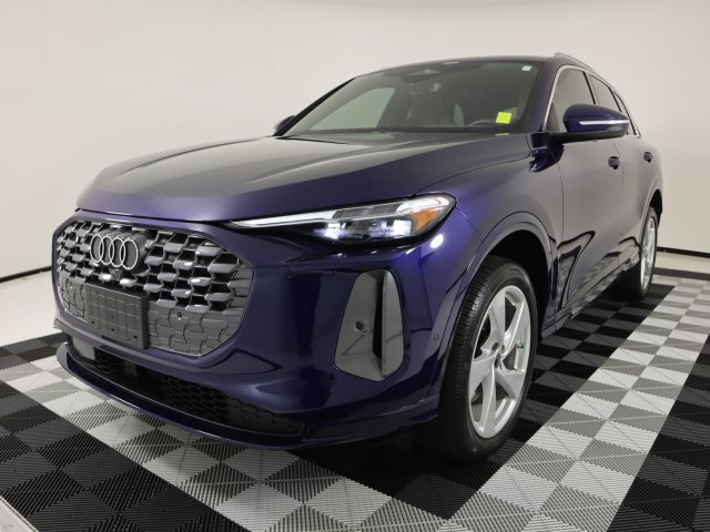 Certified 2025 Audi Q5 Premium w/ Premium Plus AWD/4WD image 1