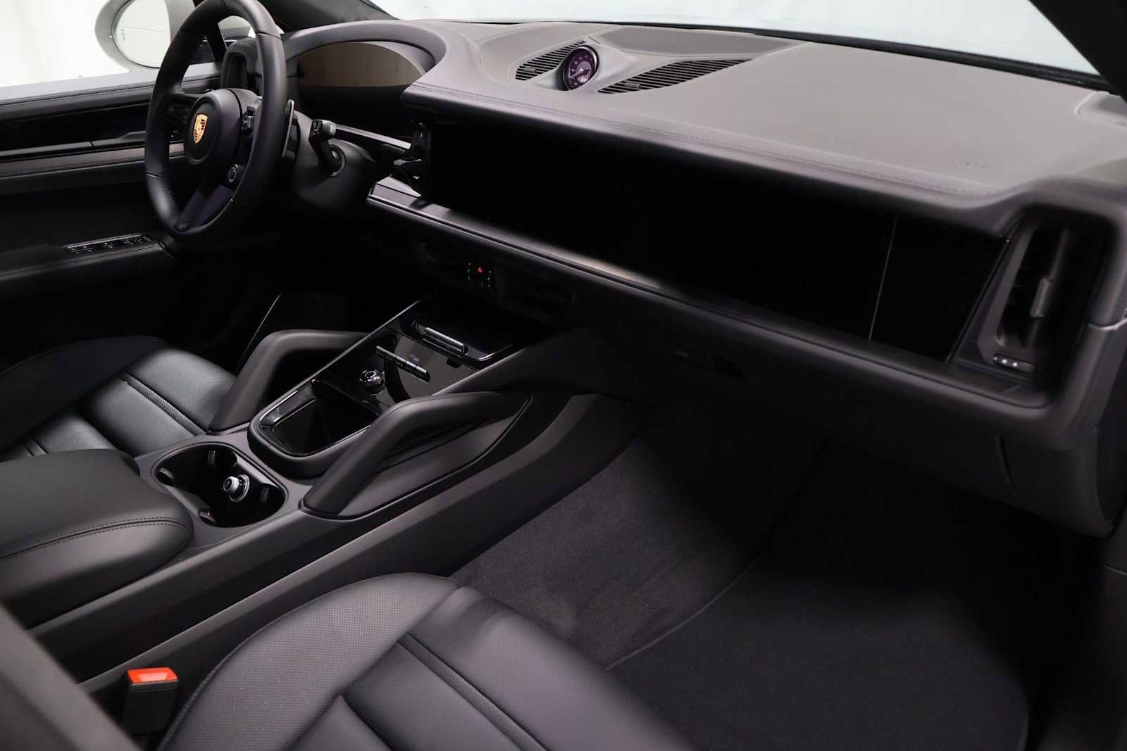 New 2026 Porsche Cayenne GTS AWD/4WD image 6