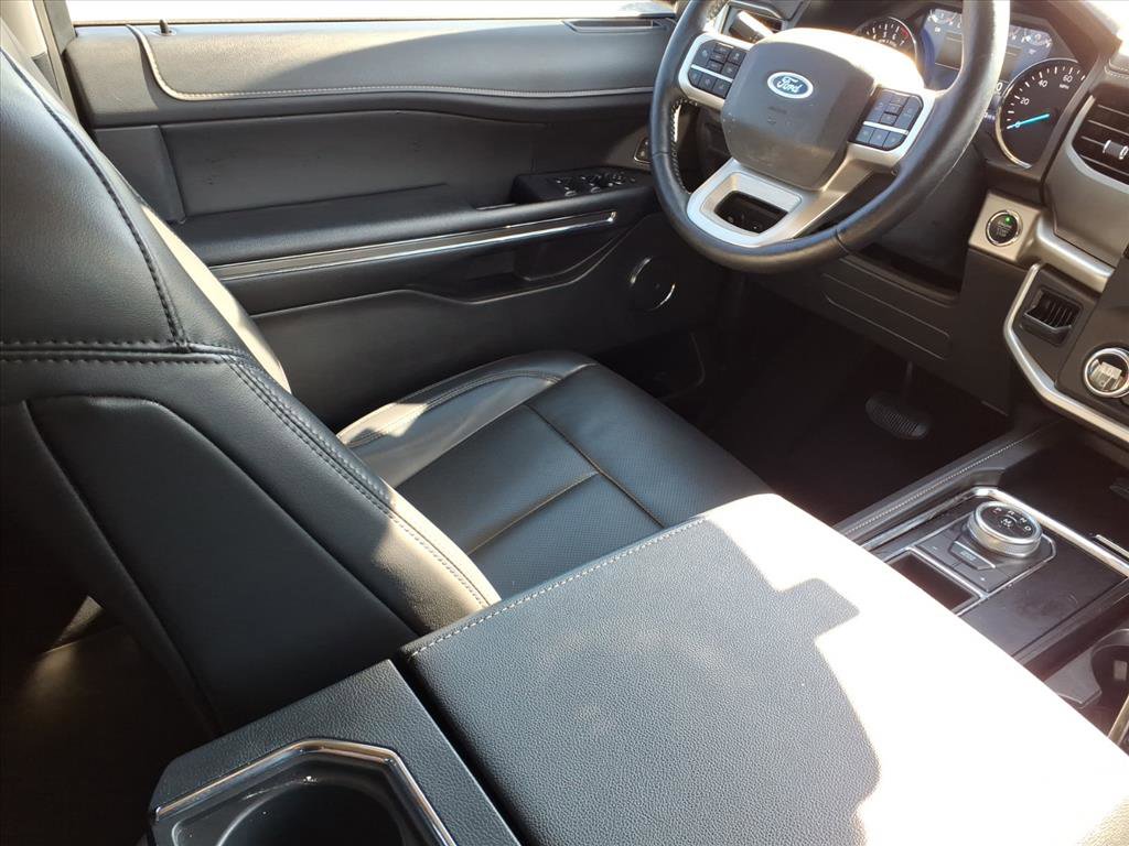 Used 2023 Ford Expedition XLT image 16