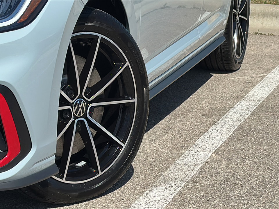 Used 2025 Volkswagen Jetta GLI Autobahn image 3