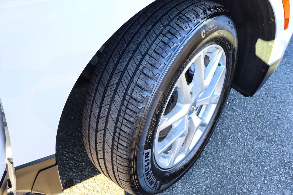 Used 2024 Chevrolet Equinox LT image 38