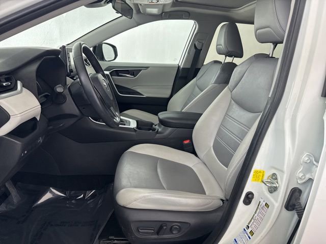 Used 2019 Toyota RAV4 XLE Premium w/ All Weather Liner Package image 23