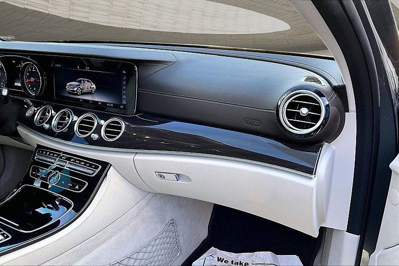 Used 2017 Mercedes-Benz E 300 image 13