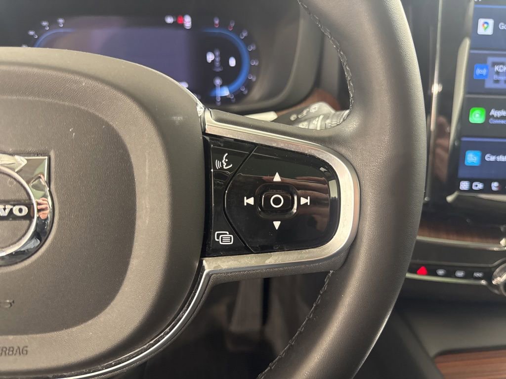 Used 2023 Volvo XC60 B5 Plus w/ Climate Package AWD/4WD image 10
