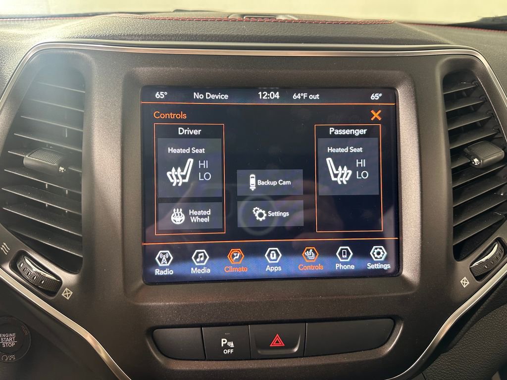 Used 2020 Jeep Cherokee Trailhawk w/ Comfort/Convenience Group AWD/4WD image 29