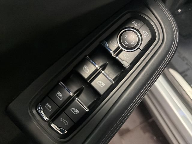 Used 2020 Porsche Macan S AWD/4WD image 11