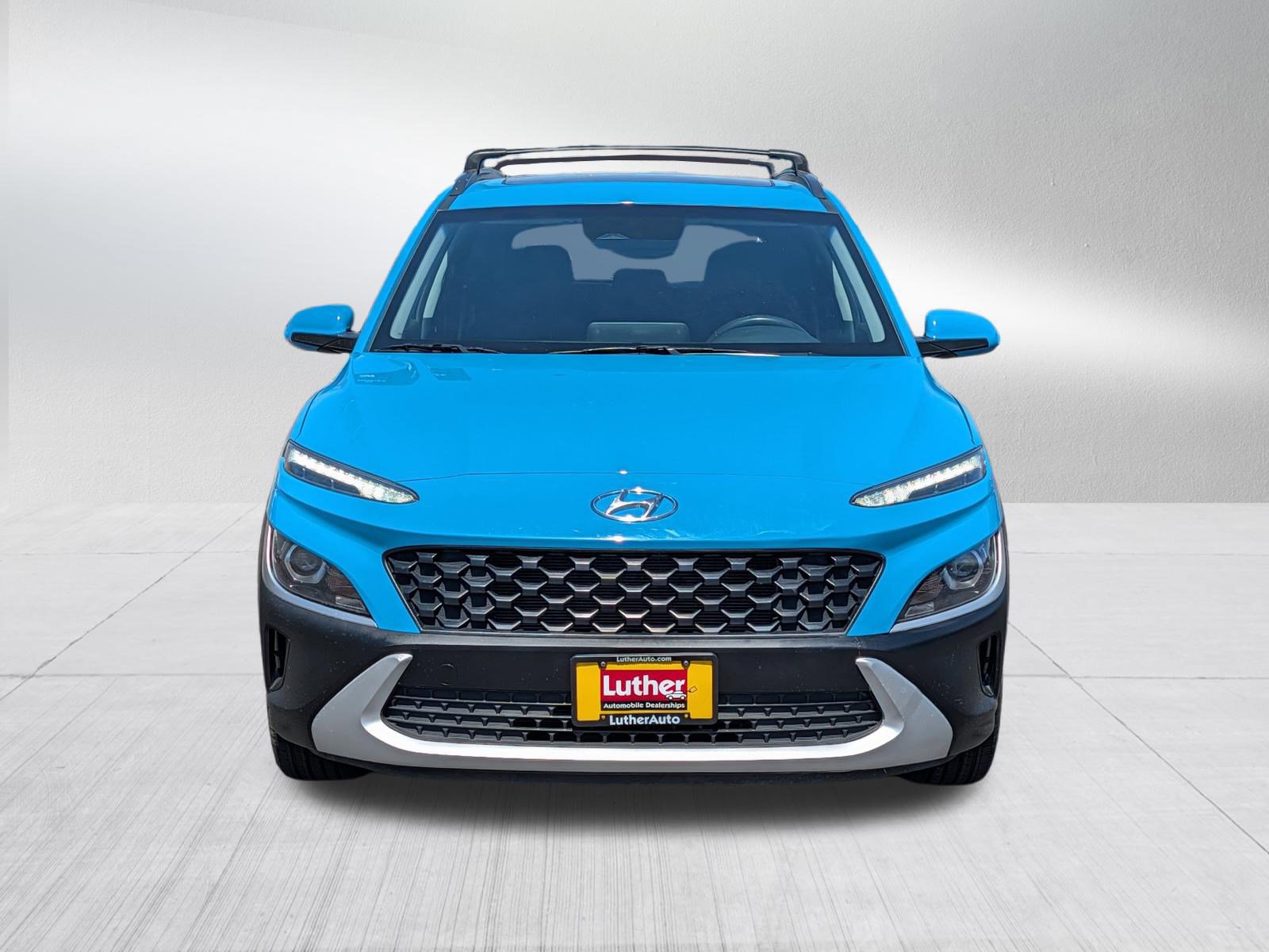 Used 2022 Hyundai Kona SEL w/ Convenience Package FWD image 2