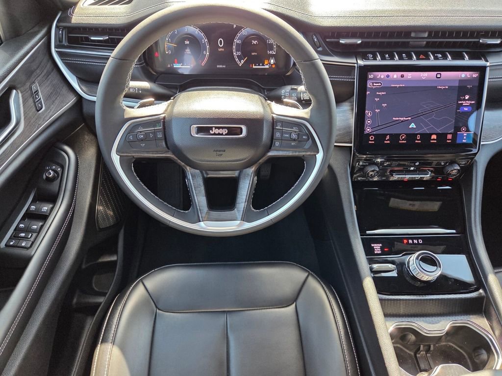 Certified 2025 Jeep Grand Cherokee L Limited w/ Black Appearance Package image 19