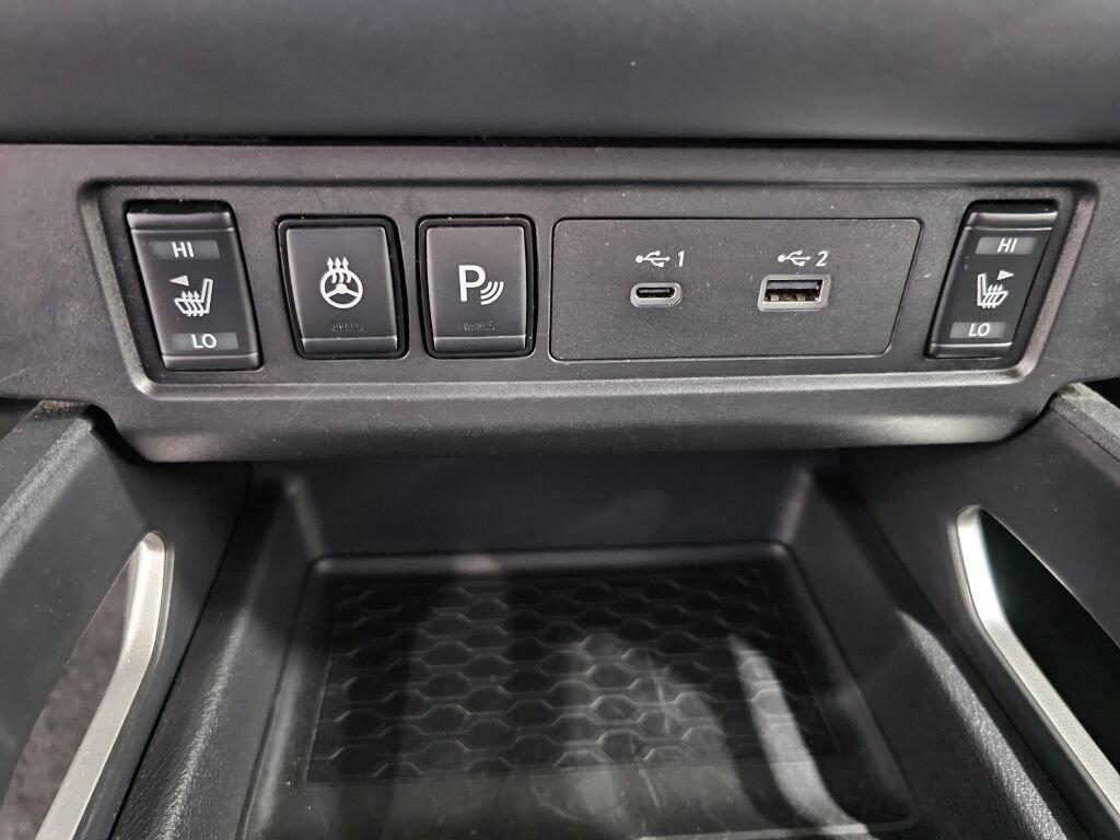Used 2022 Nissan Frontier SV AWD/4WD image 21