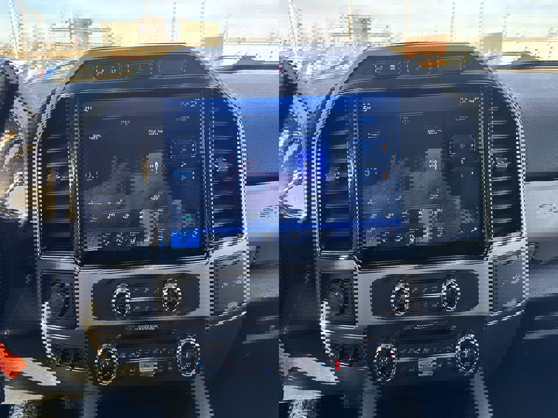 Used 2022 Ford F350 Lariat w/ Chrome Package image 16